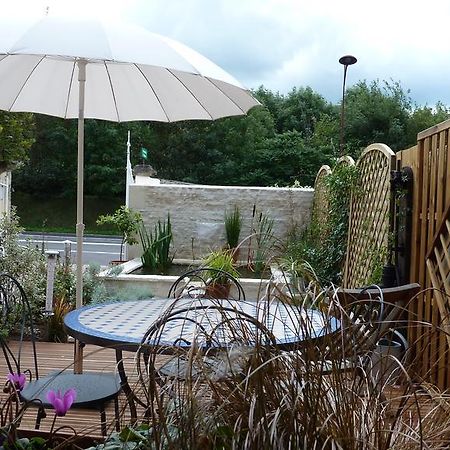 Les Volets Bleus Bed & Breakfast Saint-Martin-des-Entrées Exterior photo